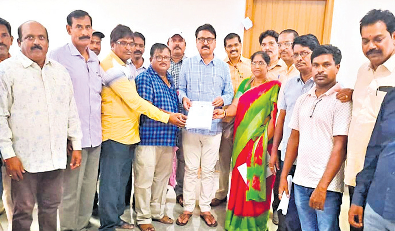 Khammam: Education Department’s controversial order irks physics teachers, complain of workload