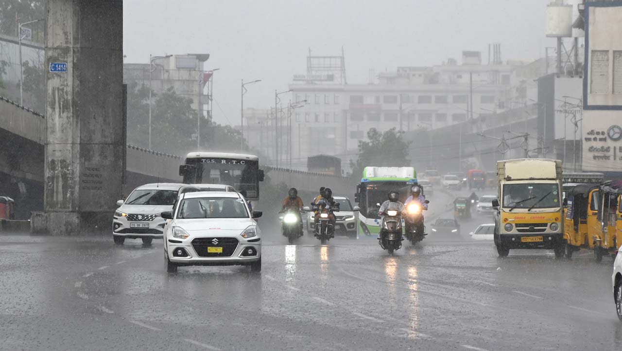 IMD issues heavy rain alert for Telangana