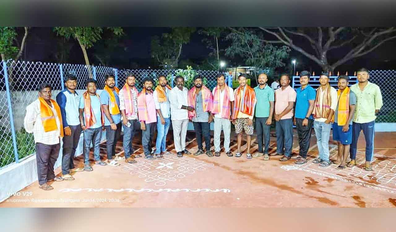 Telangana: Rajagopalpet youth sets blood donation example