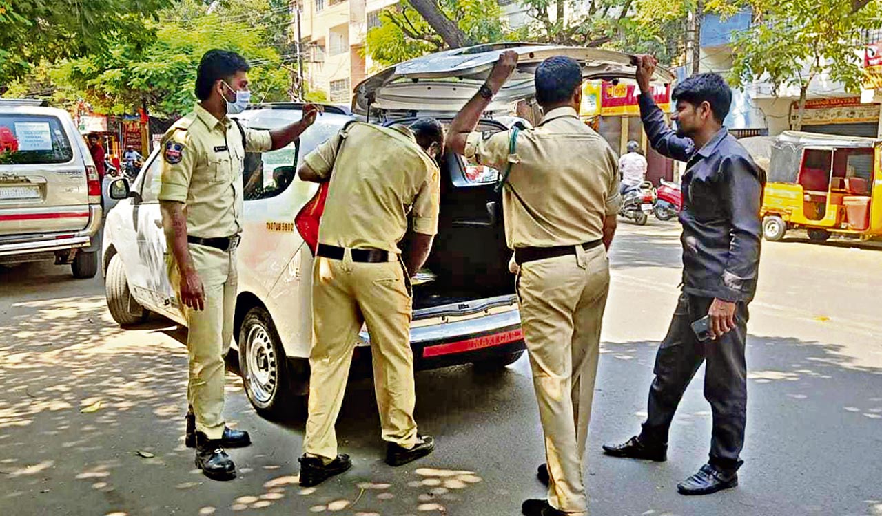 Residents fume over sudden, unwarranted special checks at Kundanbagh