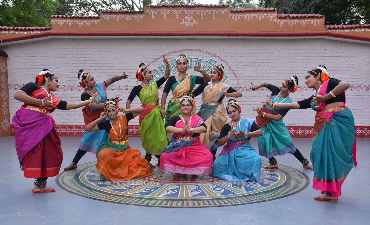 Hyderabad: Audience captivated by special Kuchipudi performance at Shilparamam