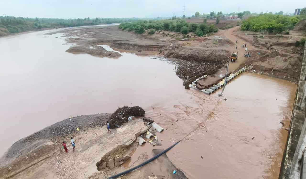 Sirpur (T) MLA to launch protest for delay in bridge repair works; Student unions stage sit-in at Bandi’s office