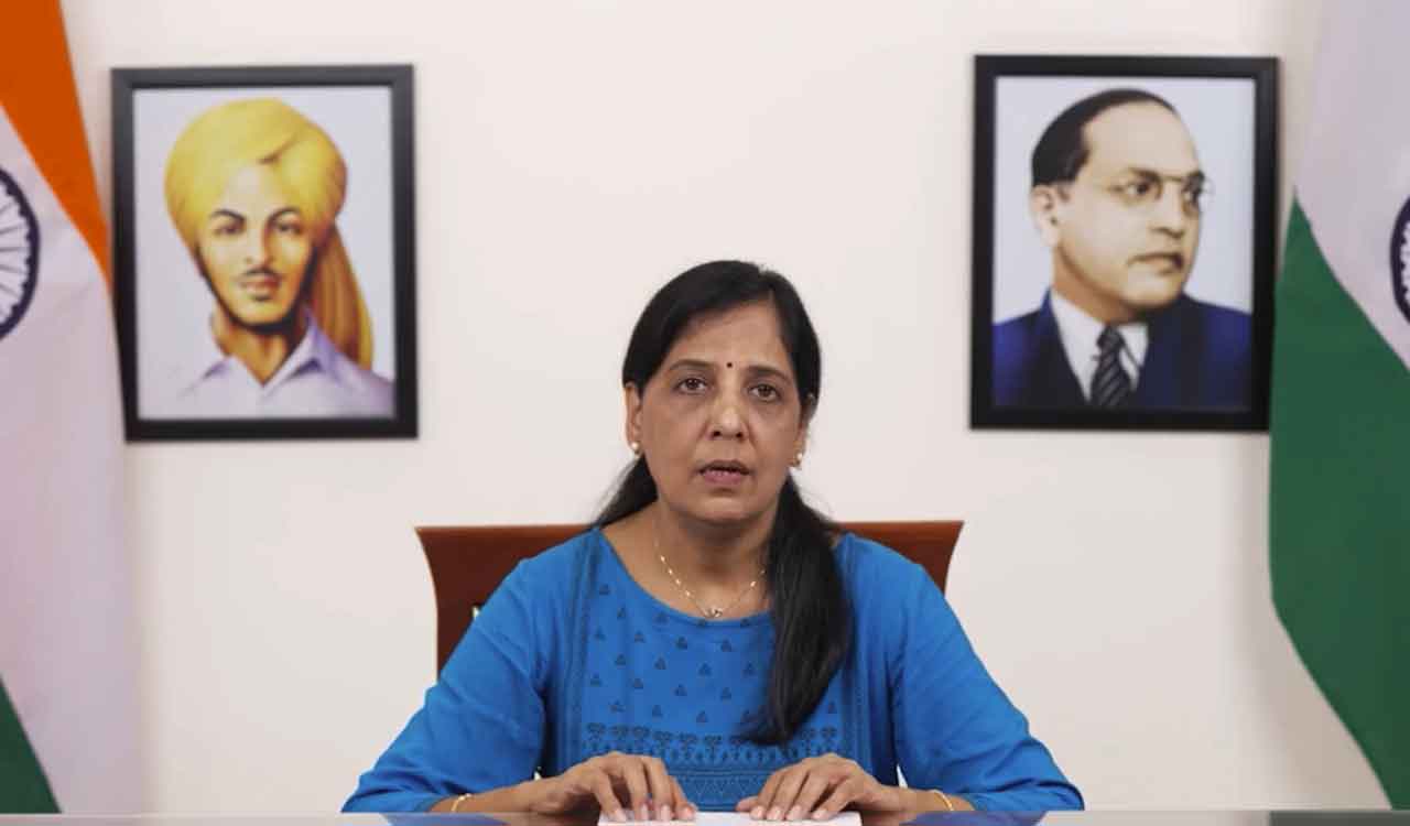 “This is dictatorship, Emergency”: Sunita Kejriwal on husband’s arrest by CBI