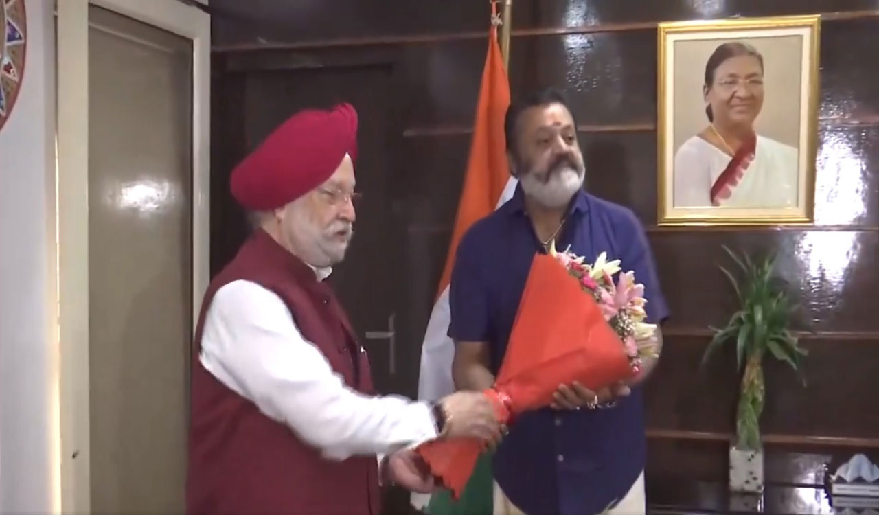 “I am UKG student,” says Suresh Gopi after taking charge as MoS