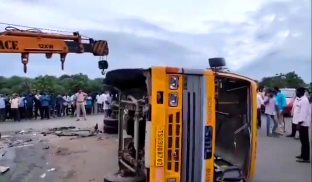 Telangana: Six injured in accident involving school bus