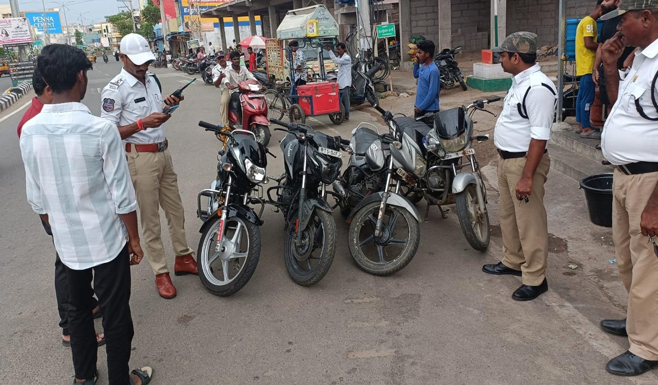 Khammam: Police mop up Rs.2.56 crore with crackdown on traffic violations