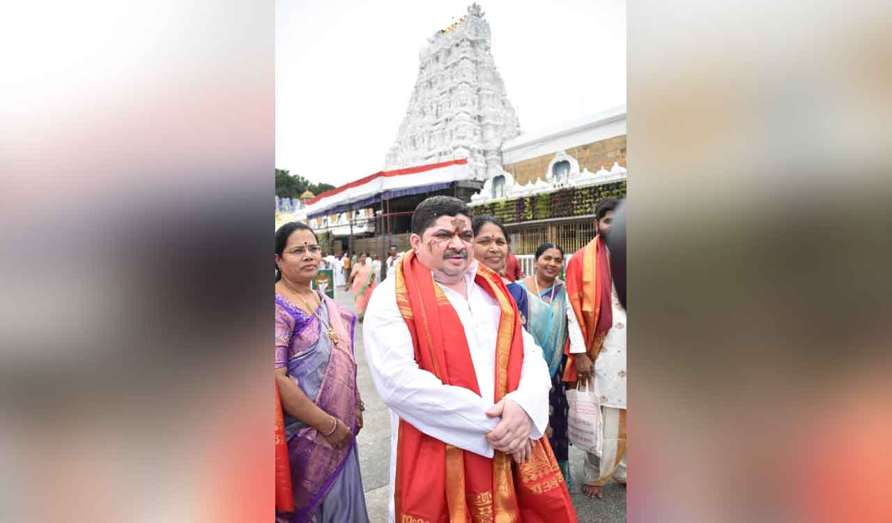 Treat Telangana devotees equally in Tirumala: Ponnam