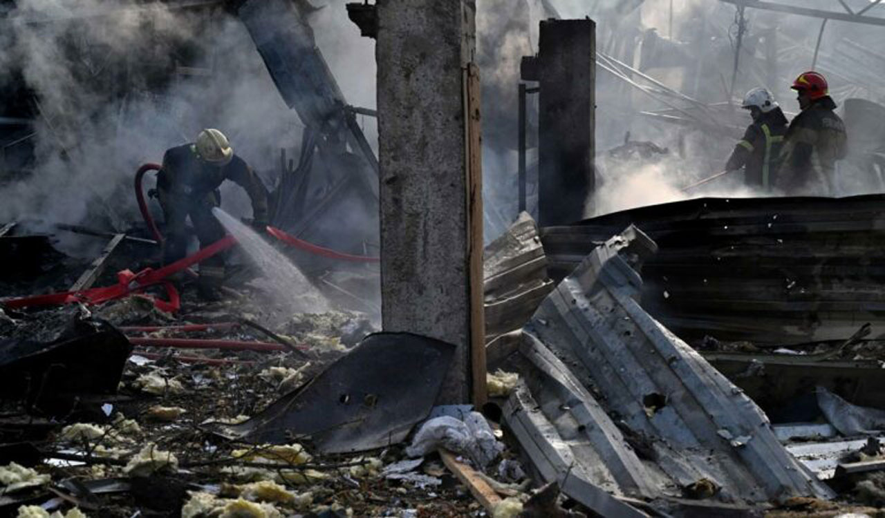22 civilians, including kids, killed as Ukraine bombs Russian store