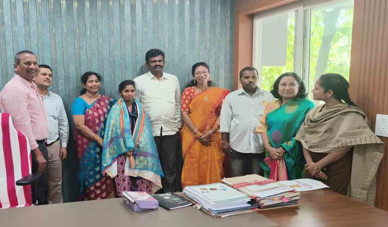 Mancherial: Ranker felicitated by education department director