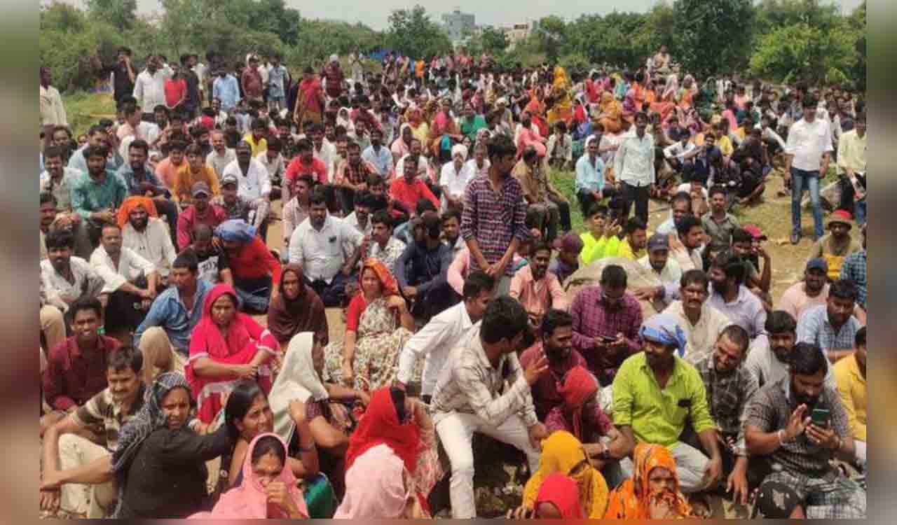 Police injured in clash during Miyapur anti-encroachment drive