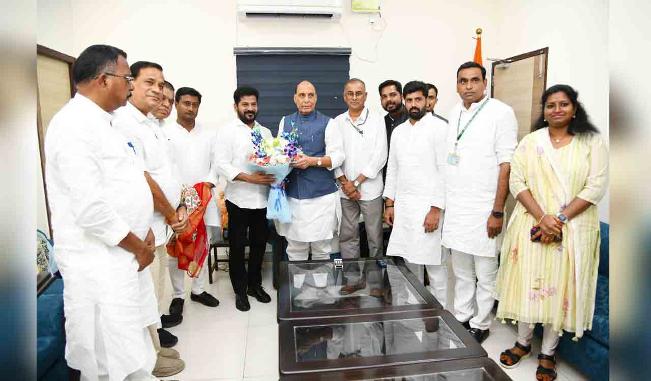 CM meets union Ministers; appeals for Defence lands