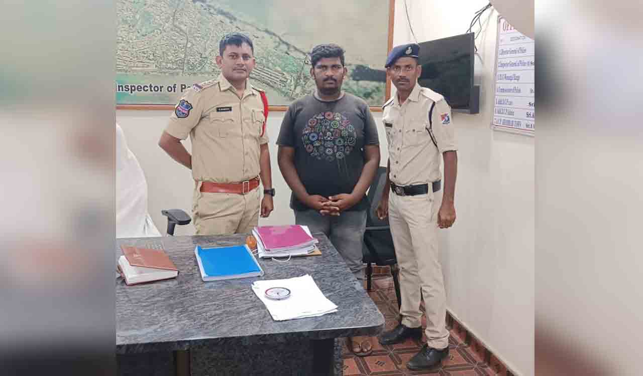 Timely intervention by Khammam Police and RPF prevents suicide attempt