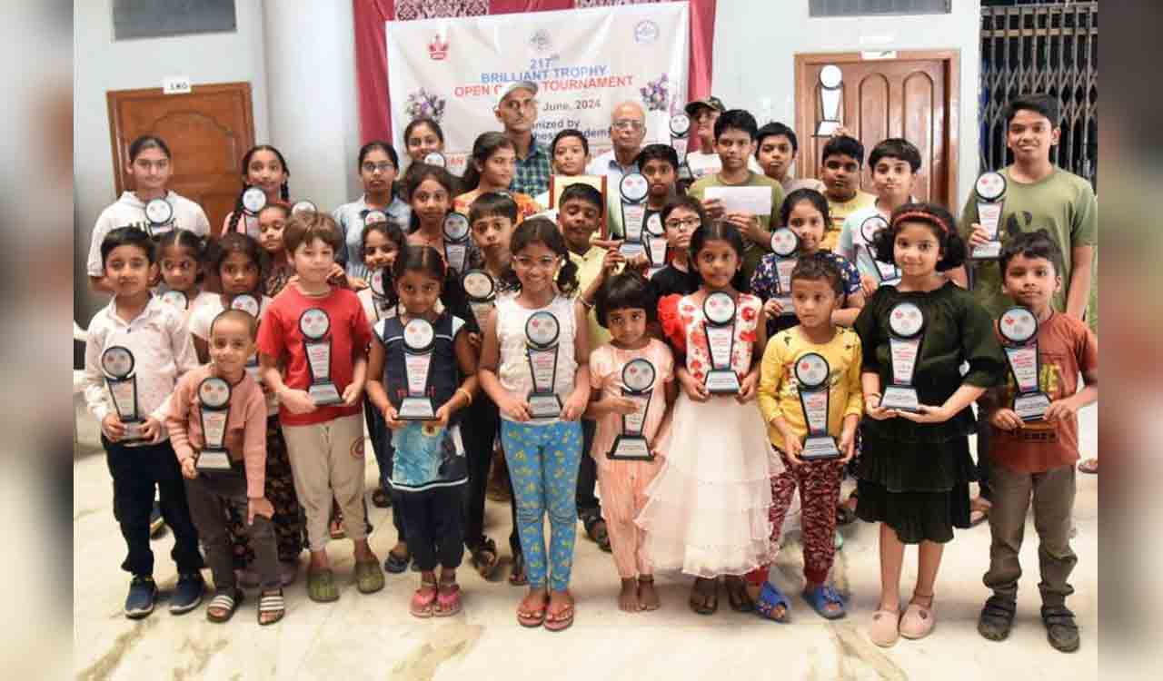 Manasarun, Rishi win chess titles
