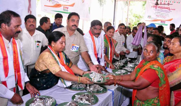 Teachers federation feeds 1000 people on Bhatti's birthday in Khammam