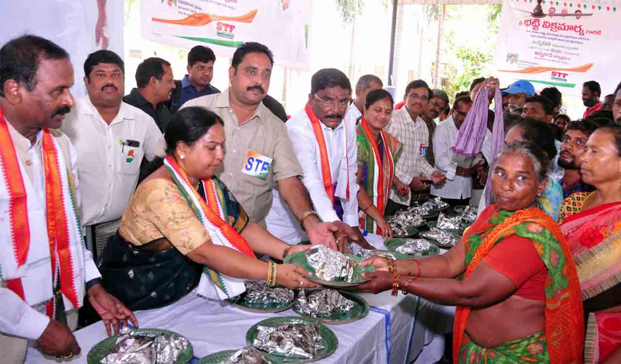 Teachers federation feeds 1000 people on Bhatti’s birthday in Khammam