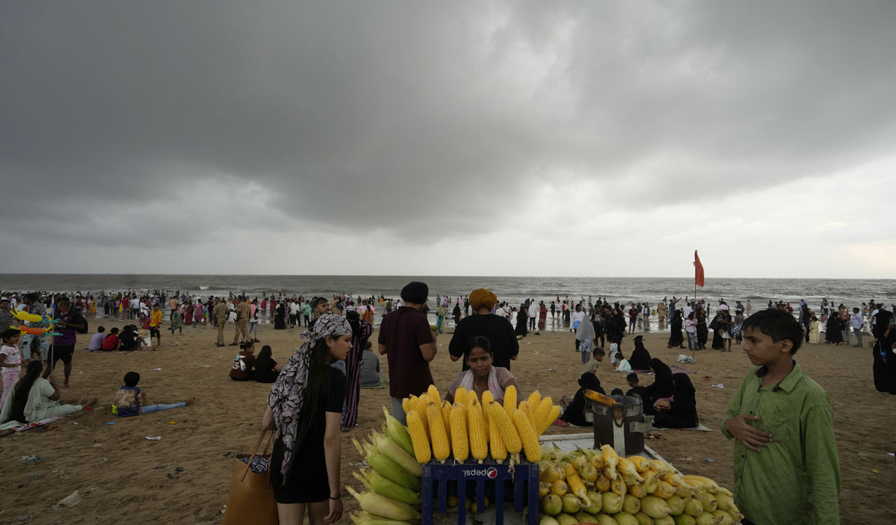 Heavy rains lash Thane and Palghar; Surya river in spate