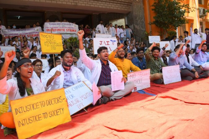 Junior doctors sdtrike in Telangana