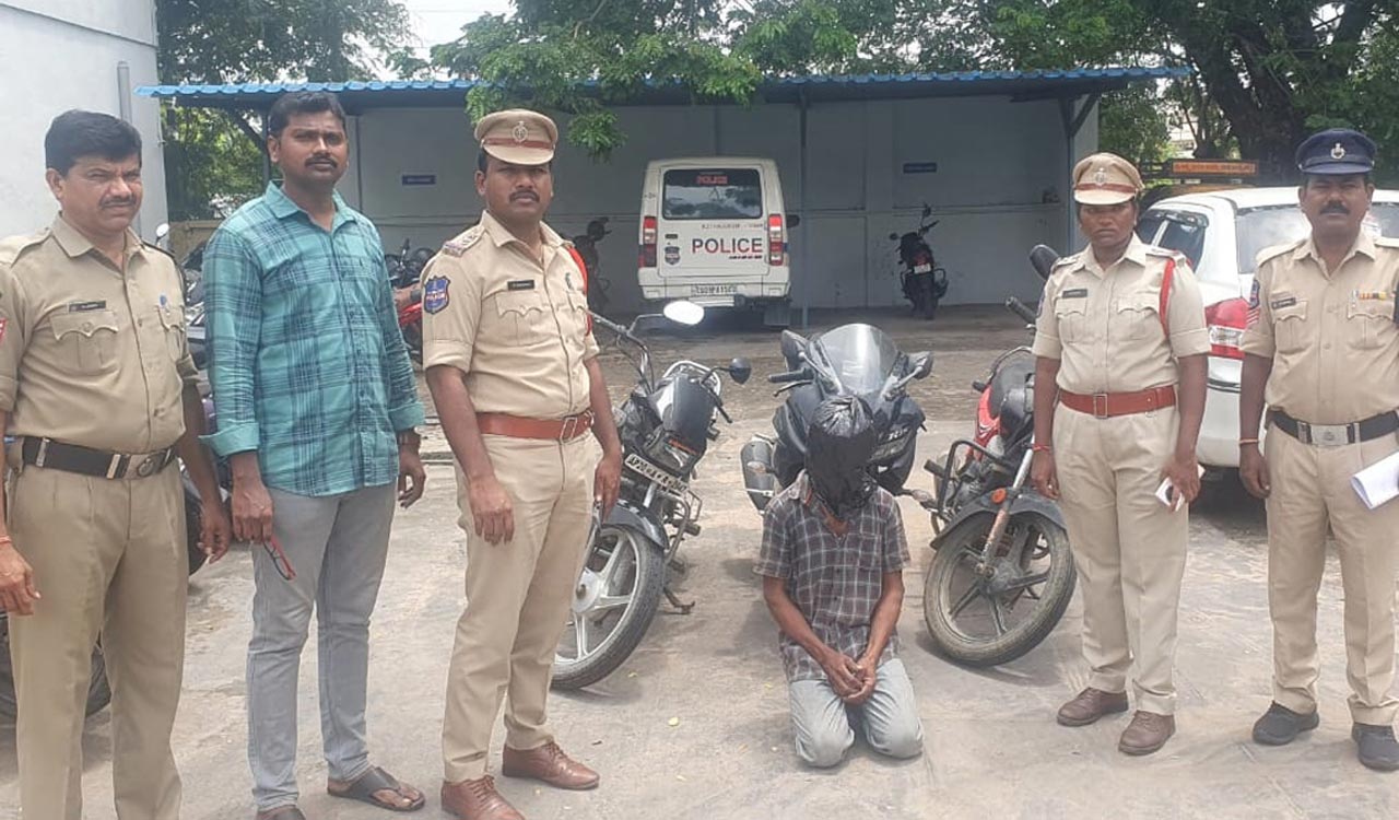 Police caught a bike lifter in Kothagudem