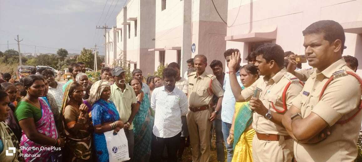 Medak: Homeless people occupy 2-BHKs, officials vacate them