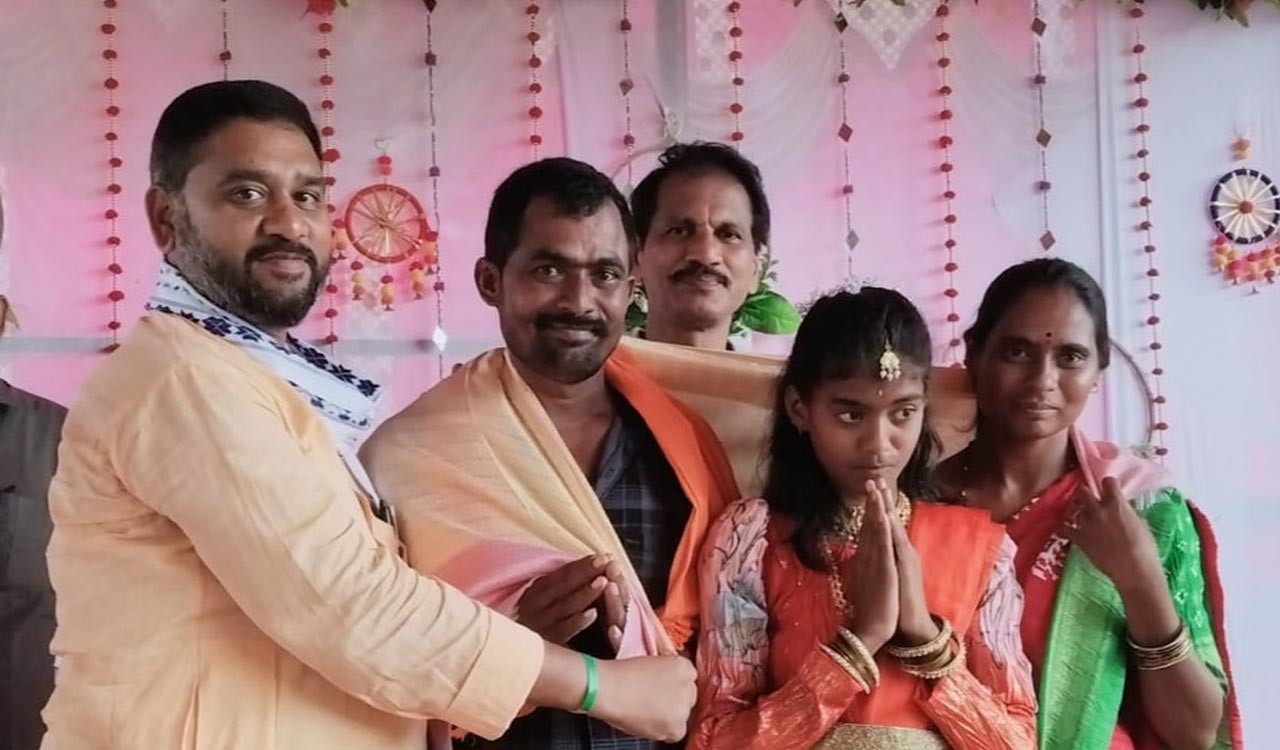 Sirpur (T) MLA unveils song rendered by student in Asifabad