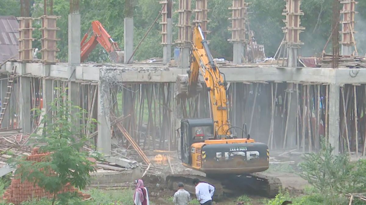 YSRCP terms demolition of its under-construction office in Guntur ‘vendetta politics’