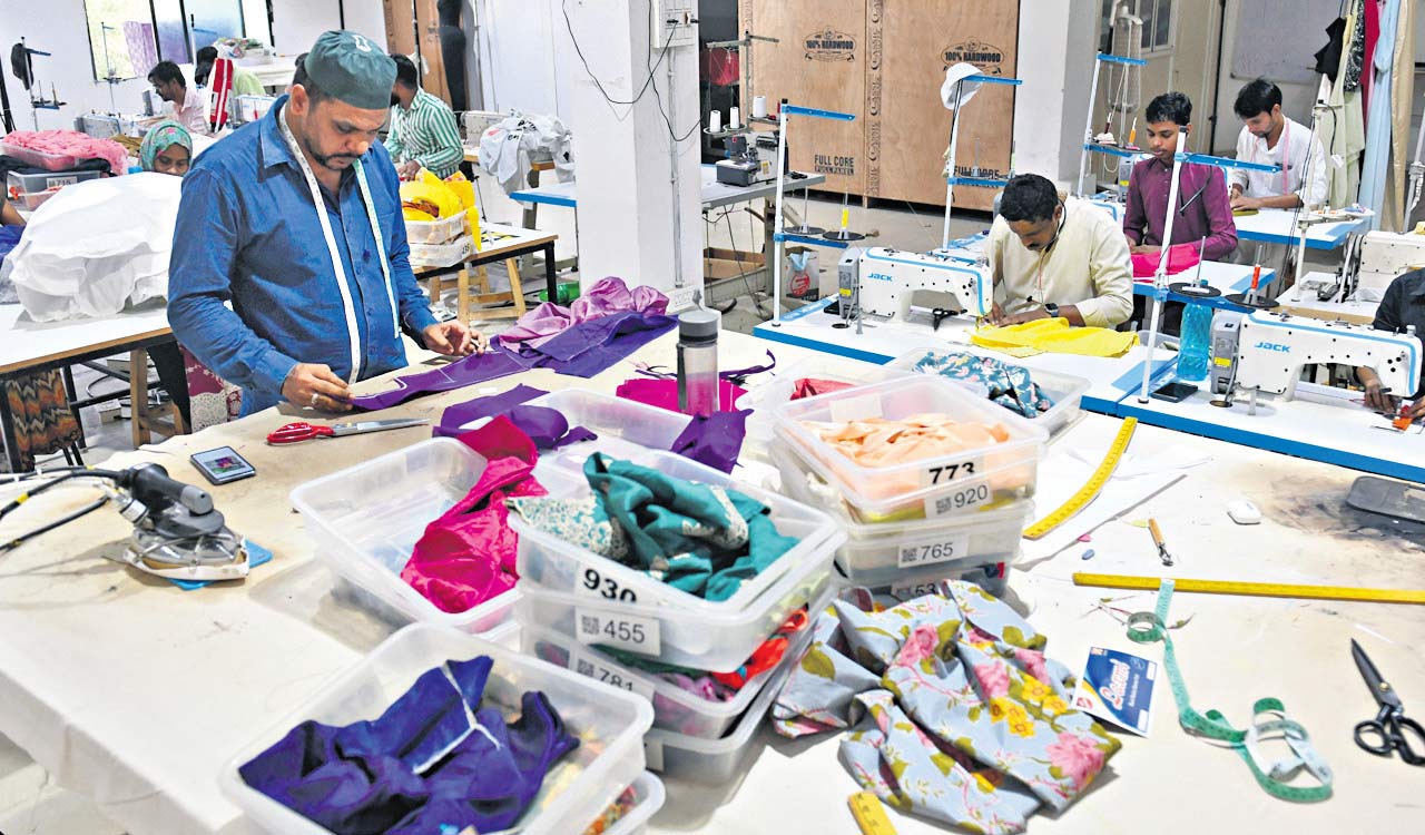Hyderabad man brings tailoring to your doorstep