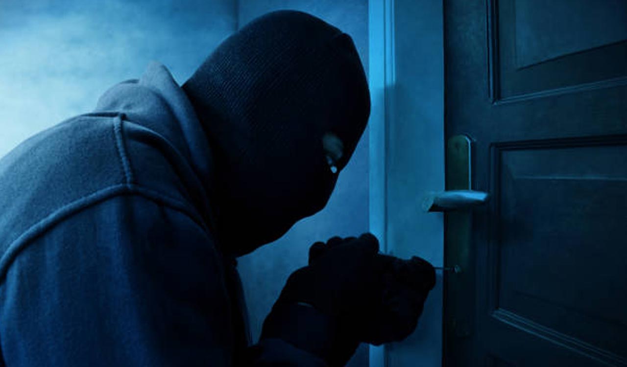 Kothagudem: Thieves break into Burgampad tahsildar office