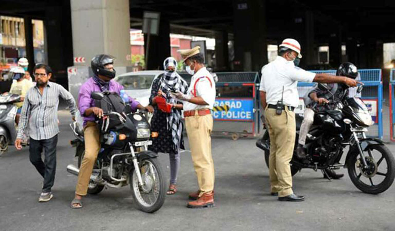 Cyberabad cops book 631 motorists for wrong-side driving