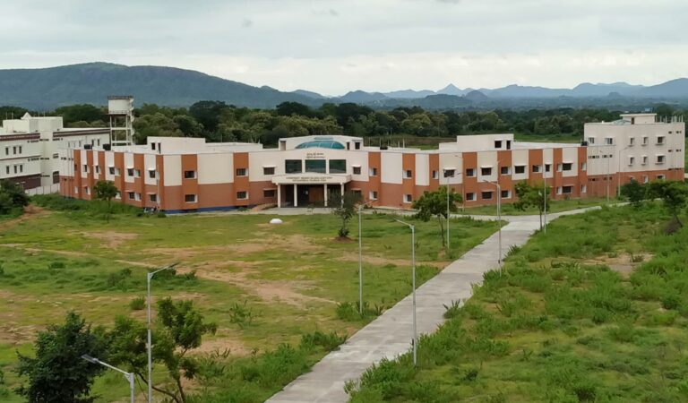 Luxettipet college