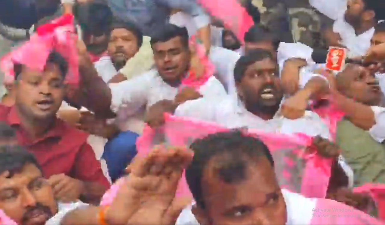 BRSV stages protest at TGPSC office, demand Congress govt to fulfil promises