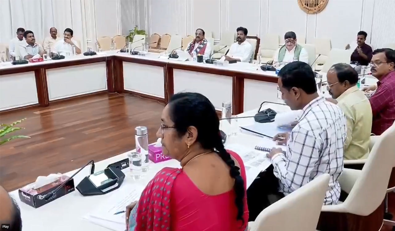 CM Revanth directs to place cloth orders from weavers for all departments through TGCO