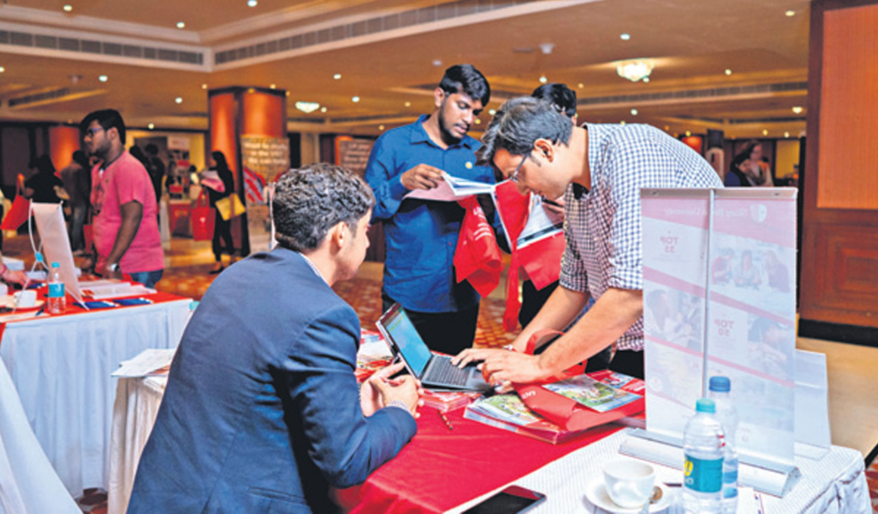 Career advancement services on US campuses for international students