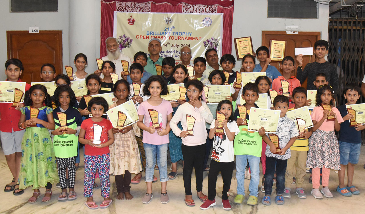 Anish, Sathishkumar win 218th Brilliant Trophy Chess Tournament titles