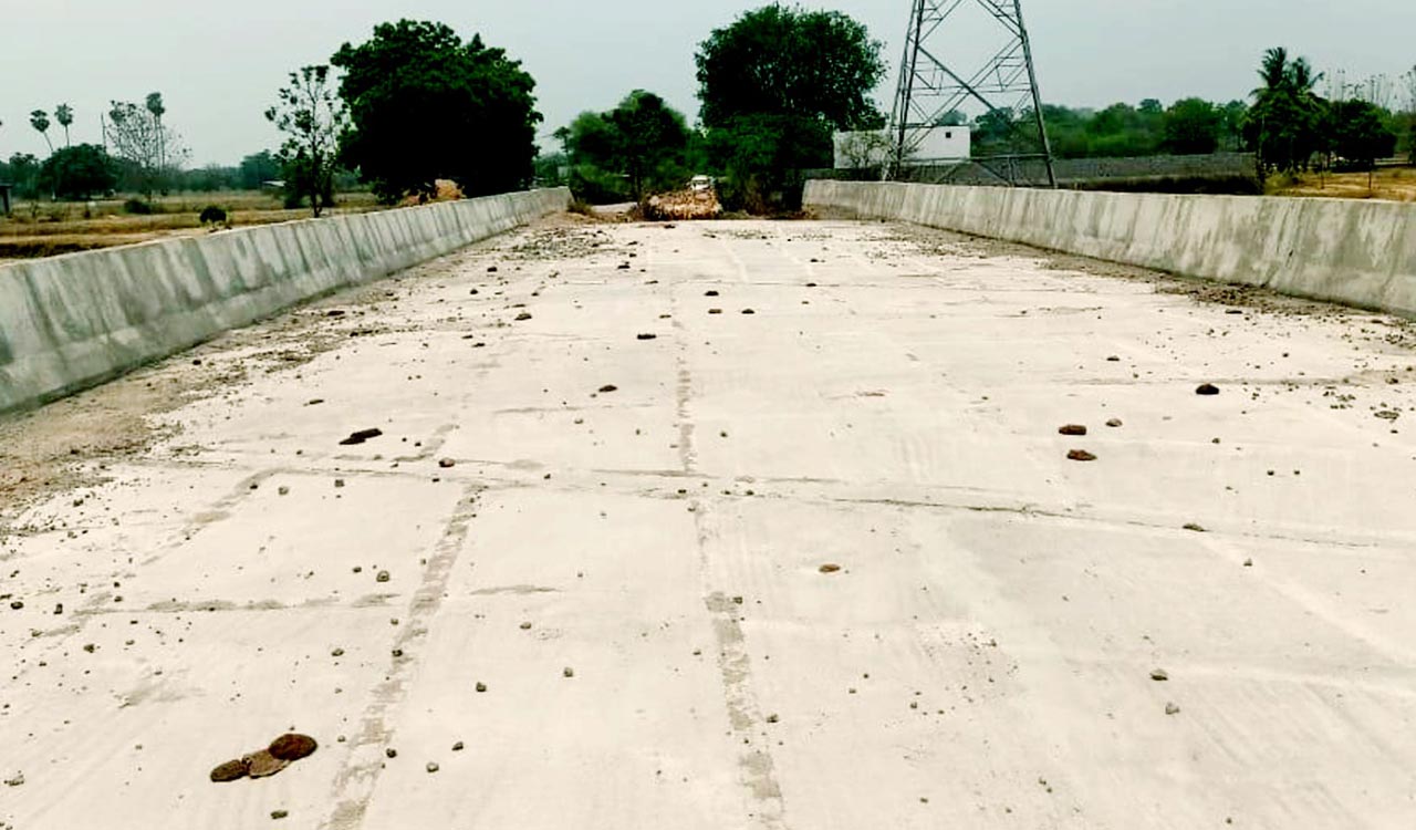Completed bridge yet to be opened in Karimnagar