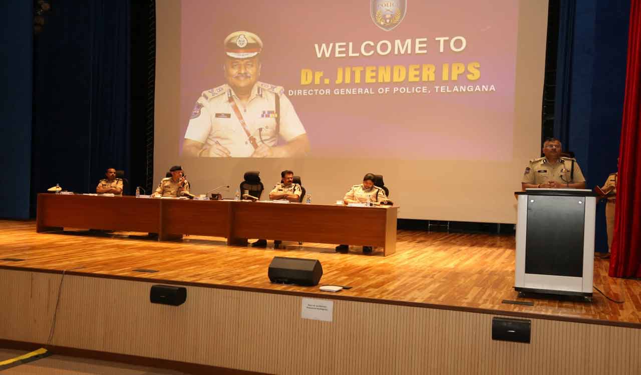 DGP Dr Jitender meets Hyderabad City Police officers