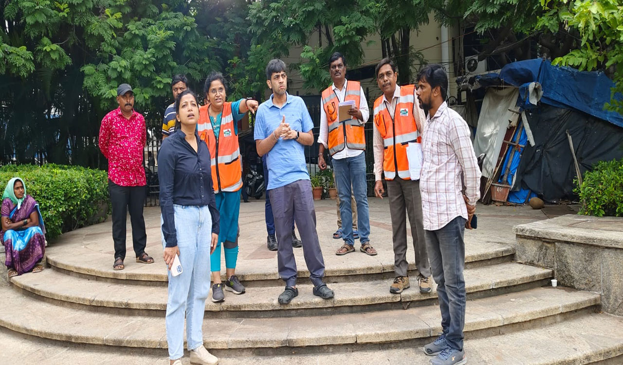 Expedite finalising tenders of pending civic works in Jubilee Hills: GHMC Commissioner