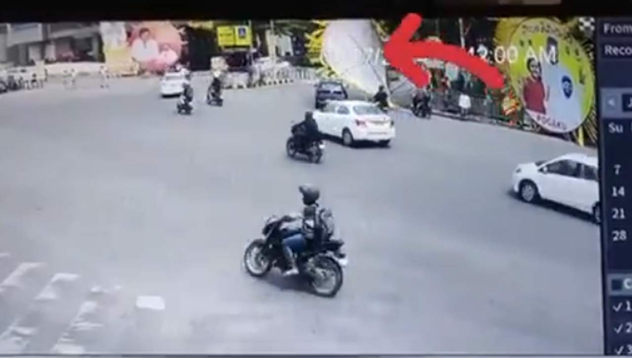 Narrow escape for motorists as hoarding of Chandrababu Naidu collapses at Jubilee Hills