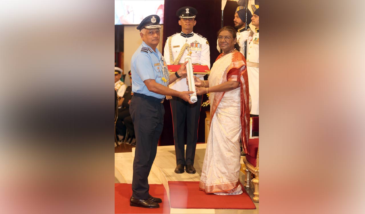 Hyderabad: AFA former and present commandants get medals