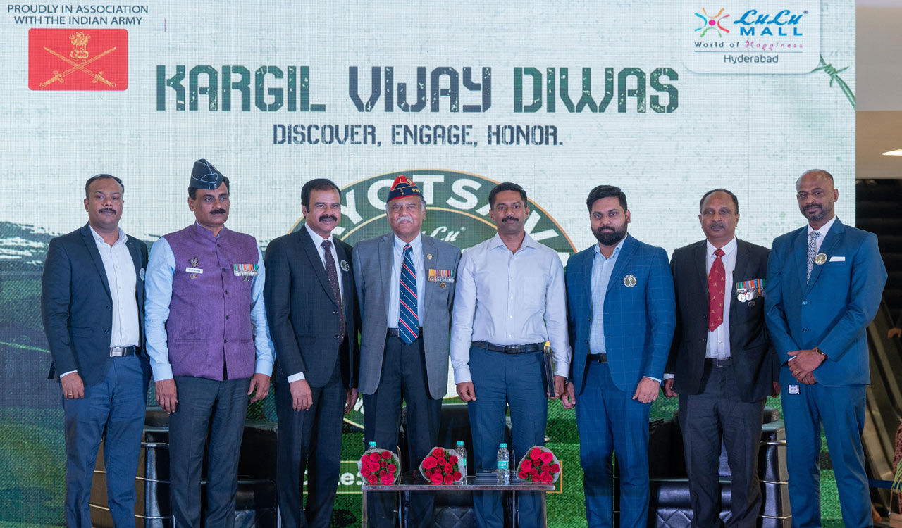 Hyderabad: Lulu Mall, Indian Army celebrate 25th anniversary of Kargil Vijay Diwas