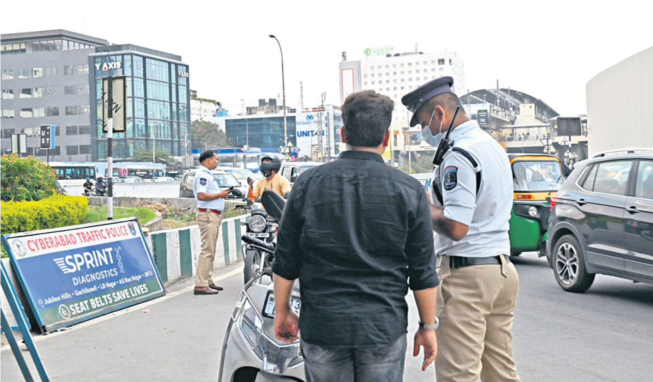 Hyderabad Traffic Police intensify violations and checks