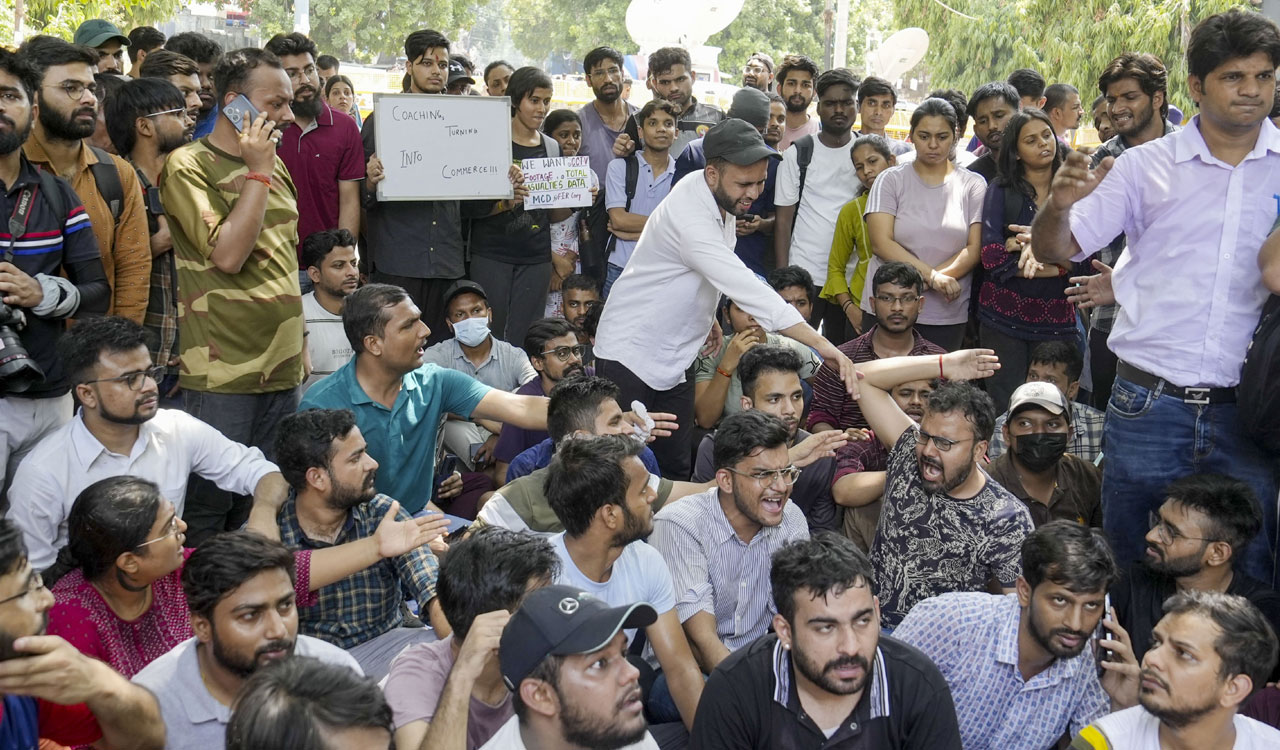 IAS aspirants, locals continue protest against MCD over coaching centre deaths