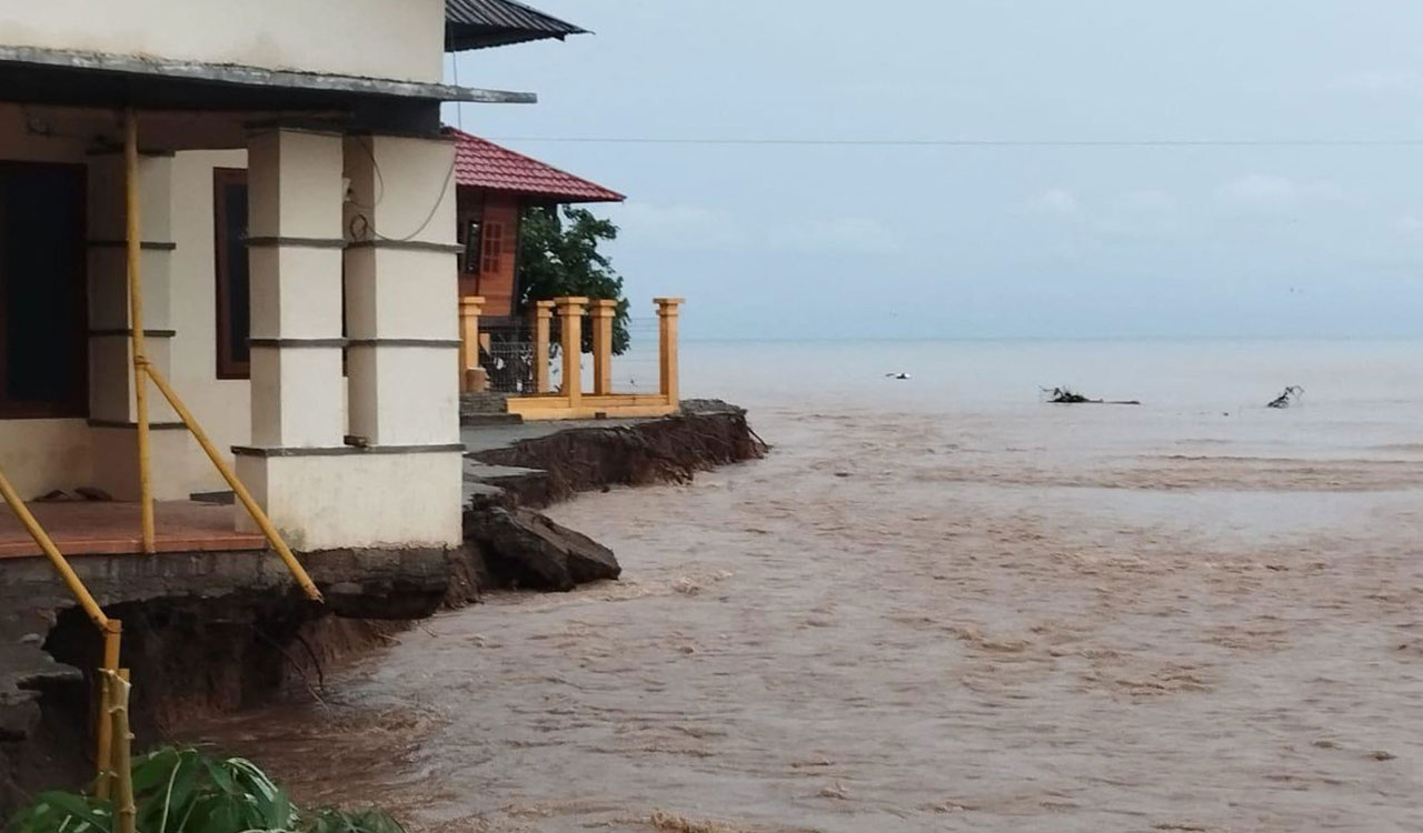 Landslide At Illegal Gold Mine In Indonesia Kills 11; 20 Missing ...