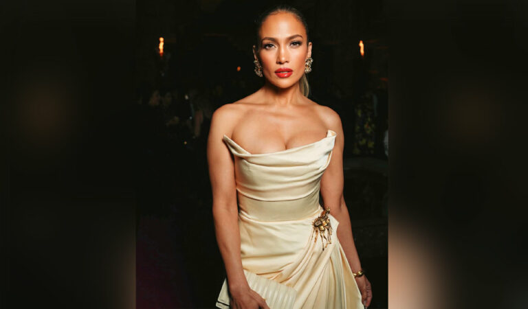 The 55-year-old star, who has enjoyed huge success in the music and film industries, has been reflecting on her career arc ahead of hosting the American Music Awards, reports ‘Female First UK’.