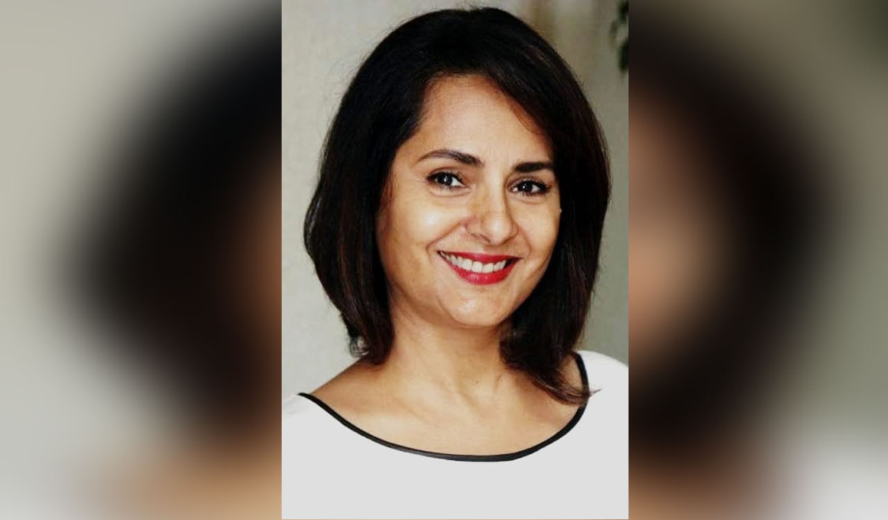 Kitu Gidwani embraces life’s challenges in Zee Theatre’s ‘Time Please’