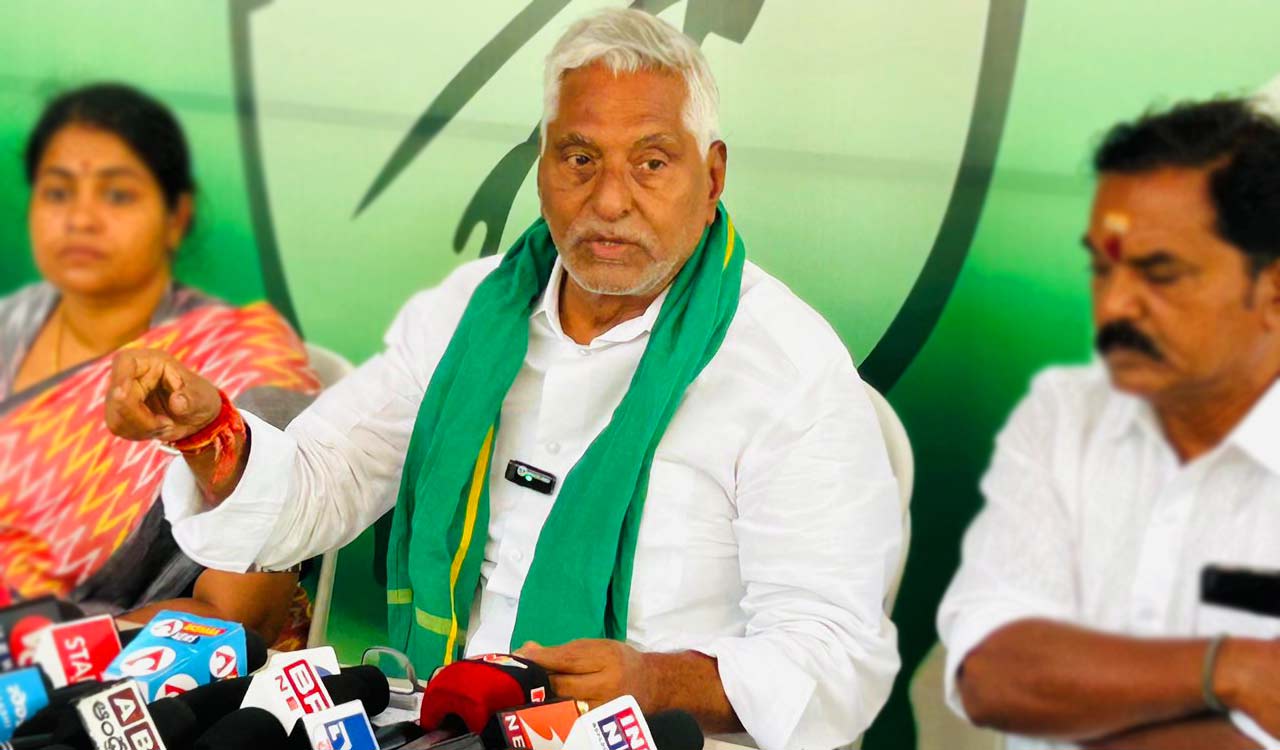 MLC Jeevan Reddy wants govt to set up welfare board for gulf workers