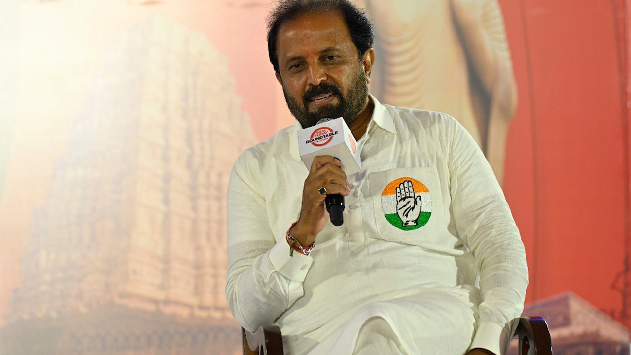 Defections are with AICC approval only, reveals Congress leader Madhu Yaskhi Goud