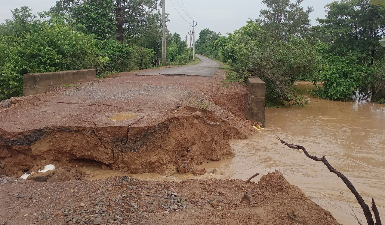 Heavy rains lash Mancherial, connectivity to villages hit as road washed away