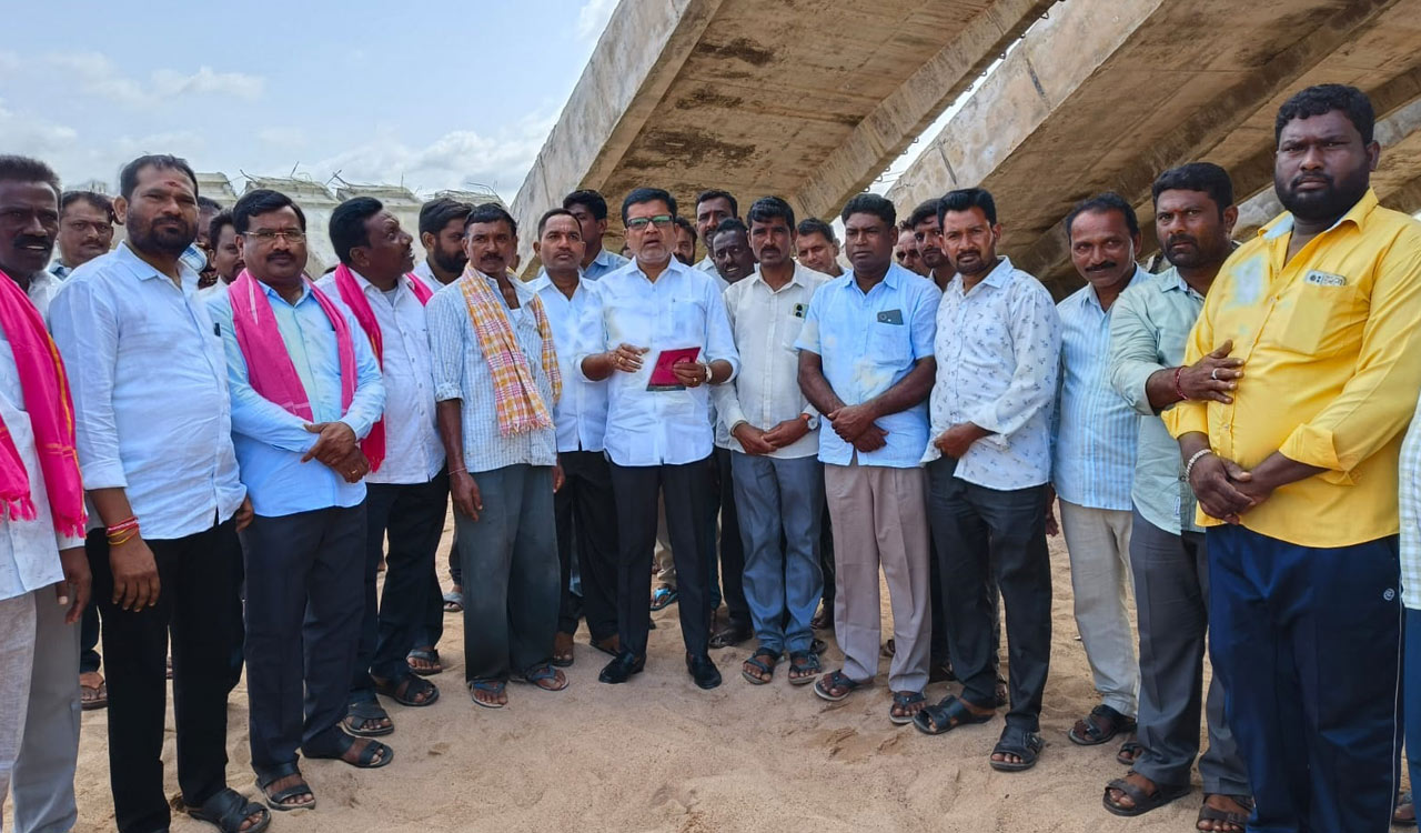 Minister Sridhar Babu is responsible for Oded bridge collapse: BRS leader