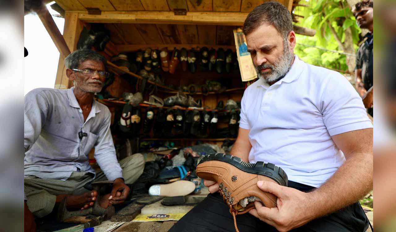 Rahul Gandhi visits Sultanpur, tries mending chappals with local cobbler