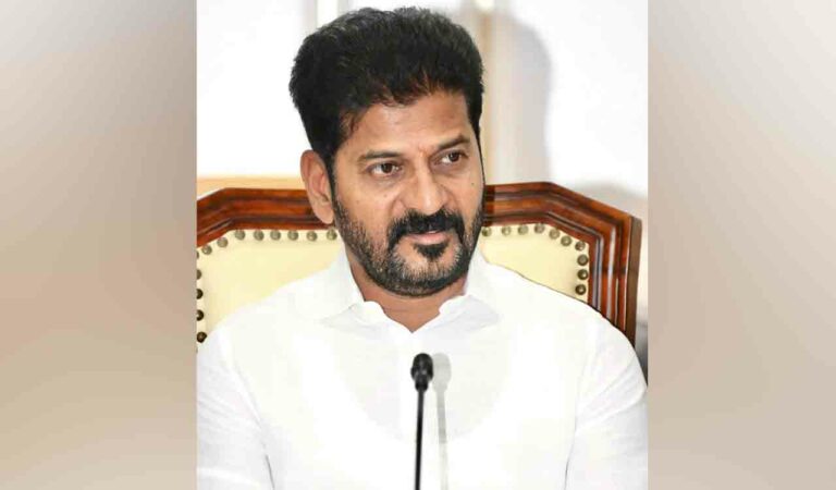 YSR inspiration for Six Guarantees, says Revanth Reddy